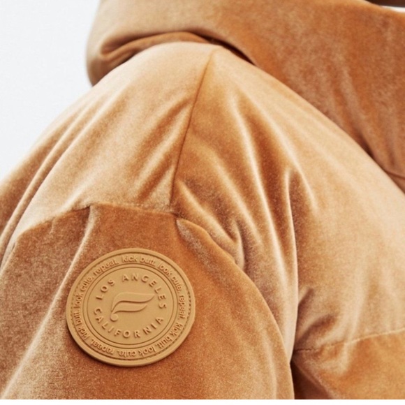 VELVET PUFFER COAT IN GOLDEN 🍯 HONEY ✨ - Picture 4 of 8